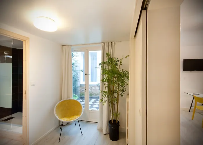 La Résidence Le Prieuré Hotel 3*